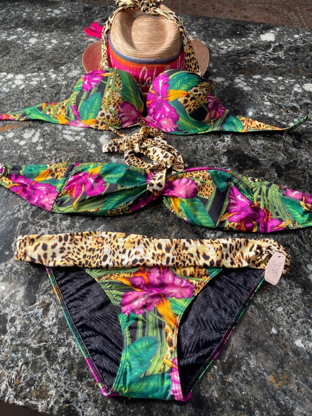 NWT Lot of 3 pieces VS vintage RARE set 34C and M bandeau set